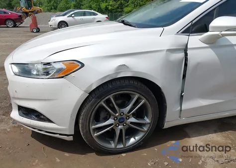 2014 Ford Fusion Titanium z USA, uszkodzony, nr VIN 3FA6P0K97ER352345